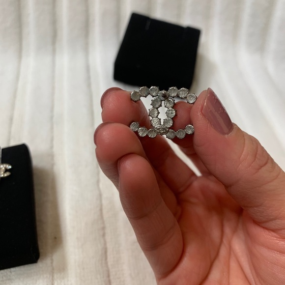 ✨SOLD✨Chanel extra large earrings cc - Picture 4 of 7